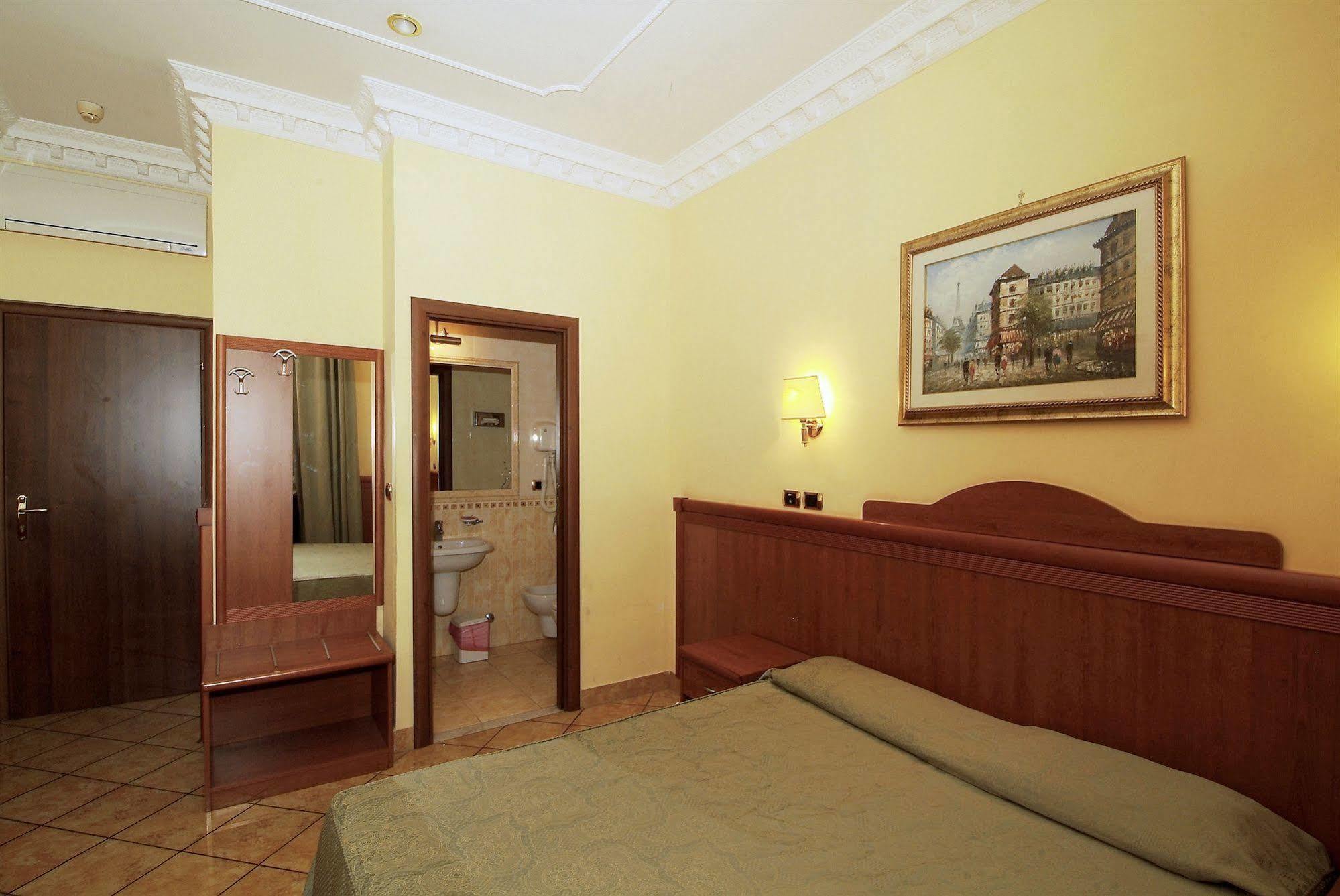 Hotel Meridiana Roma Esterno foto